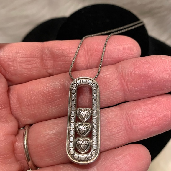 Beautiful Brighton Sliding Hearts Necklace 16" with 2" Extender - Picture 4 of 5